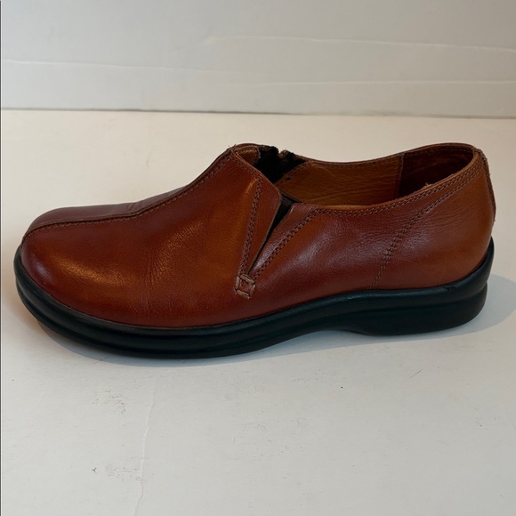 Footprints by Birkenstock cambria brown leather slip-on loafer round toe comfort - Picture 10 of 16